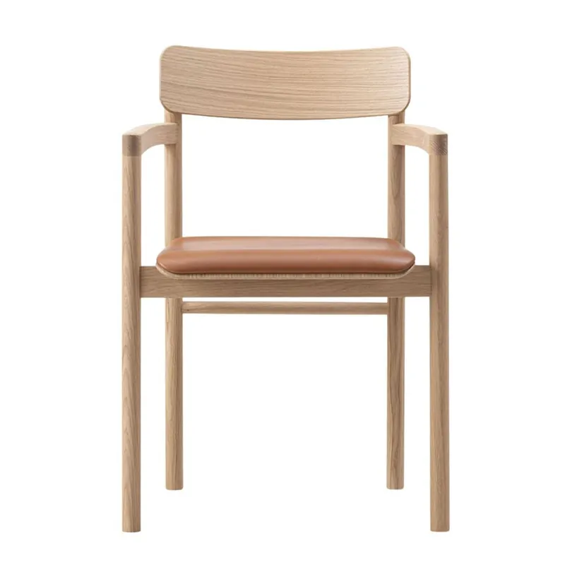 &Tradition 3446 Stuhl, Höhe: 79,5 cm – Eiche hell geölt/Coqnac-Leder Versand Am Gleichen Tag