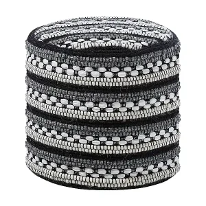 Pouf Sitzpouf Fußablage weiß schwarz boho Guntur Direktkauf